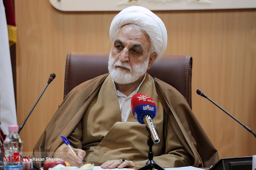 آیین‌نامه موارد استجازه از مقام معظم رهبری ابلاغ شد/ پرونده‌هایی که مشمول اذن مقام معظم رهبری و آیین نامه مربوط به آن باشند و در دادگاه بدوی حکم آن‌ها صادر نشده باشد به دادگاه‌های ویژه می‌روند/ دبیرخانه دادگاه‌های ویژه در معاونت اول قوه قضاییه تشکیل شده است/ آیین نامه در موارد اختلاف برداشت از ماه ۲۸۶ قانون مجازات اسلامی روشنگری کرده است