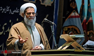ملت بزرگ ایران آموزگاران آزادگی به شمار می‌روند