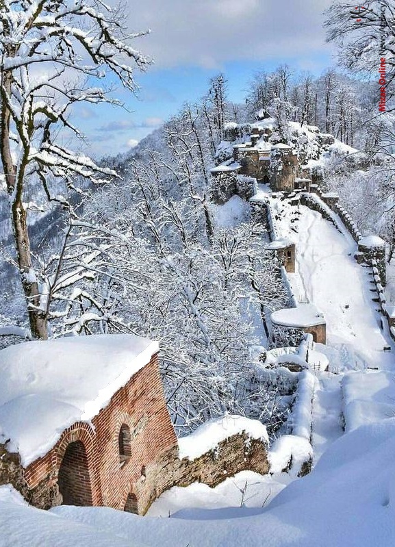 قلعه رودخان در زمستان+عکس