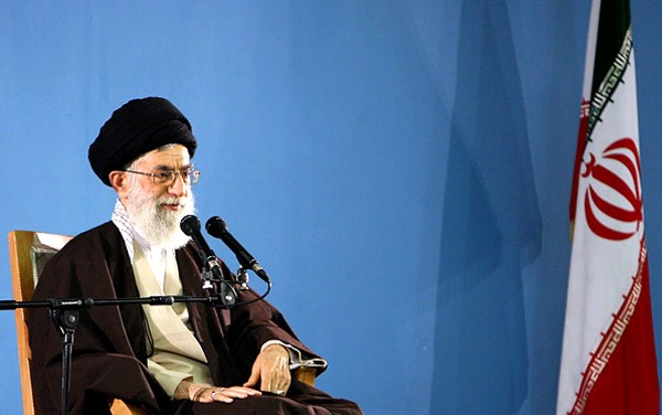 رهبر انقلاب: اعلان کرده‌اند که باید روزنامه‌هایی را که به نفع امریکا حرف می‌زنند، در داخل ایران تقویت کنیم