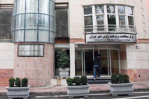 قدمی دیگر تا شهرداری شیشه ای/