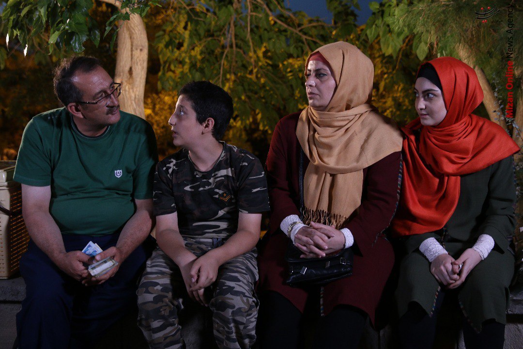 ما یک خانواده، من یک دستتنها ما یک خانواده، من یک دستتنها