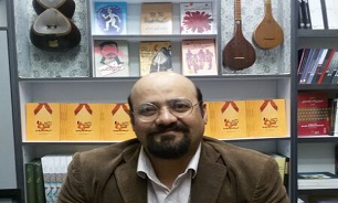 کتابی درباره نقش ارامنه در انقلاب اسلامی و دفاع مقدس نوشته‌ام/ باید امکان خرید کتاب برای همه فراهم شود