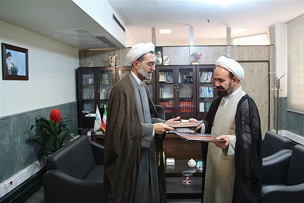 تفاهمنامه همکاری بین دانشگاه آزاد اسلامی و بنیاد فرهنگی حضرت مهدی موعود (عج) امضا شد