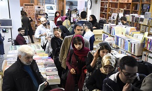 «هنر خوب زندگی کردن» و «طریق بسمل شدن» کتاب‌های پرفروش نشر چشمه/// سوم فروردین ماه