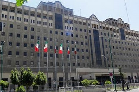 جمعی از خانواده زندانیان ایرانی در ترکمنستان مقابل مجلس تجمع کردند/ نماینده تجمع کنندگان: طرح تبادل زندانیان ترکمنستانی و ایرانی در صحن علنی بررسی شود