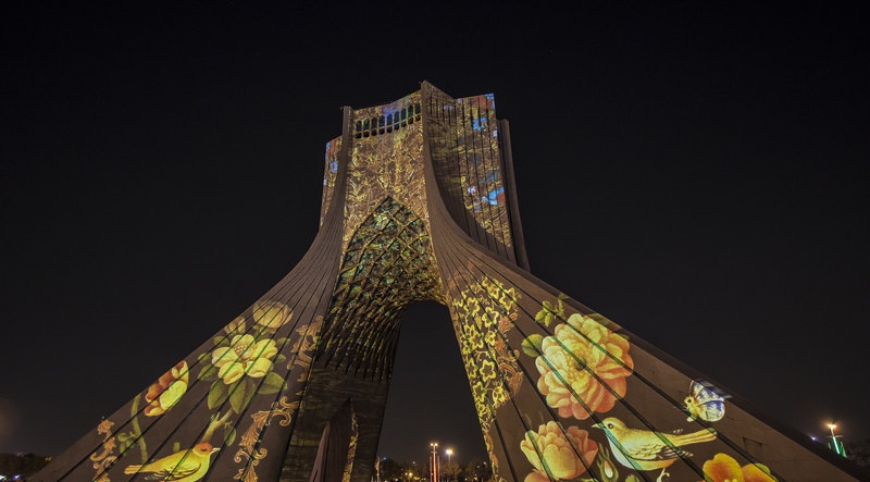 مردم دنیا تهران را با میدان و برج آزادی به یاد میآوردند