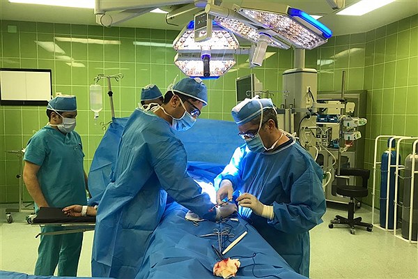 اولین عمل جراحی بیمارستان فرهیختگان دانشگاه آزاد با موفقیت انجام شد/ آغاز فعالیتهای درمانی