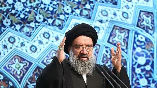 داعش مأموریتی جز تخریب اسلام ندارد/ راهپیمایی اربعین مانور وفاداری به دین است