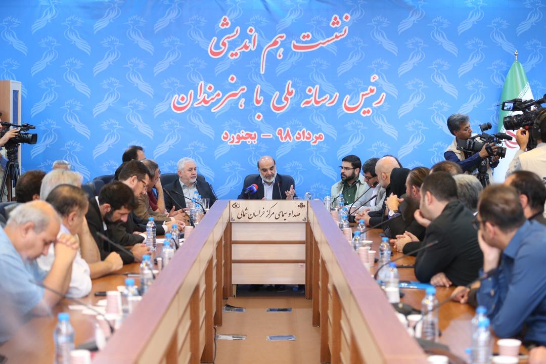 از آثار فاخر، عالی و ماندگار هنرمندان کشور حمایت میکنیم از آثار فاخر، عالی و ماندگار هنرمندان کشور حمایت میکنیم
