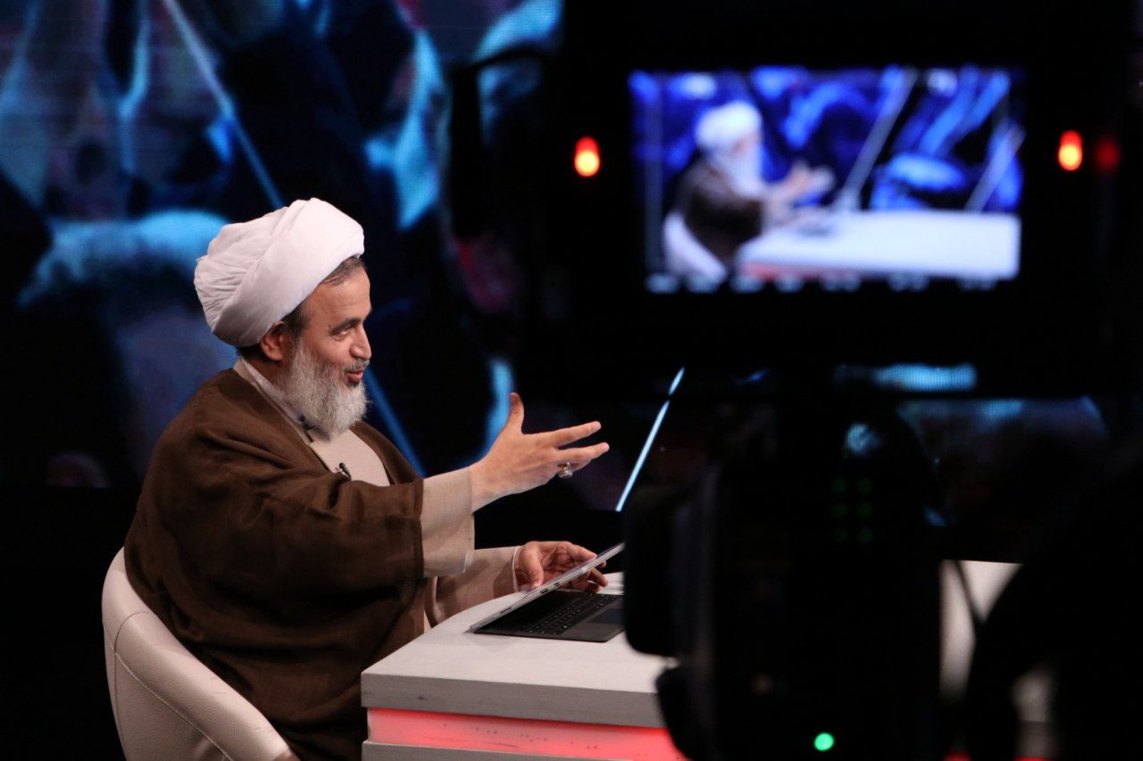عزاداری سیّدالشهدا (ع) در مکتب امامخمینی (ره) عزاداری سیّدالشهدا (ع) در مکتب امامخمینی (ره)