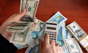 پیش‌بینی جدید قیمت نرخ ارز/ در دولت قبل با گونی دلار خرید و فروش می‌کردند