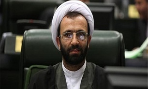 مجلس شفافیت را از خودش آغاز کند/ مسؤولان لیست دارایی‌هایشان را اعلام کنند
