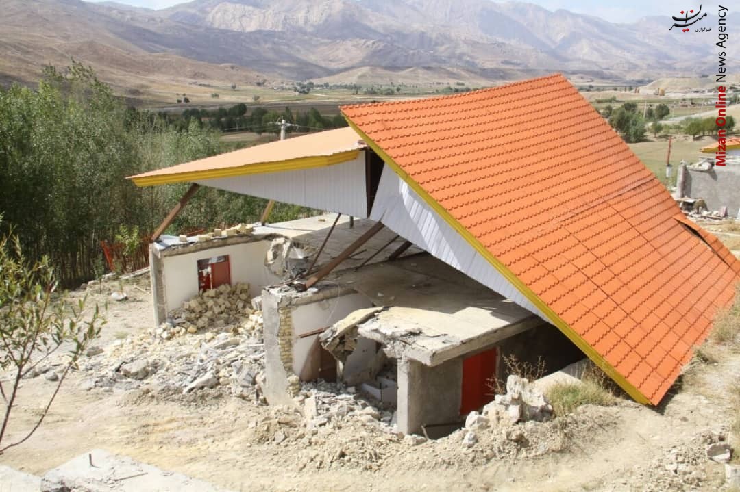 تخریب ویلای غیرمجاز به مساحت دو هزار متر مربع تخریب ویلای غیرمجاز به مساحت دو هزار متر مربع