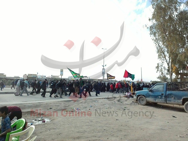 پا به پای زائران اربعین حسینی در مسیر نجف به کربلا+عکس پا به پای زائران اربعین حسینی در مسیر نجف به کربلا+عکس