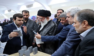 بازدید رهبر انقلاب از نمایشگاه شرکت‌های دانش‌بنیان وفناوری‌های برتر