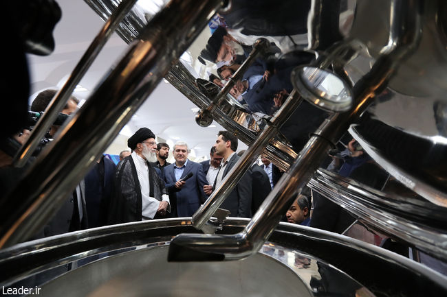 بازدید رهبر انقلاب از نمایشگاه شرکت‌های دانش‌بنیان وفناوری‌های برتر