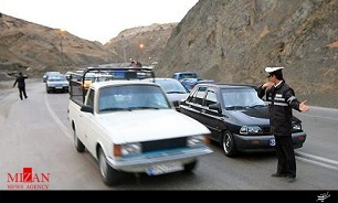 ترافیک در محور ایلام- مهران نیمه سنگین/بارش برف در استان همدان و کرمانشاه ترافیک در محور ایلام- مهران نیمه سنگین/بارش برف در استان همدان و کرمانشاه