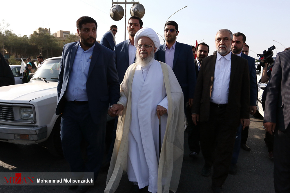 زندگینامه آیت‌الله مکارم شیرازی