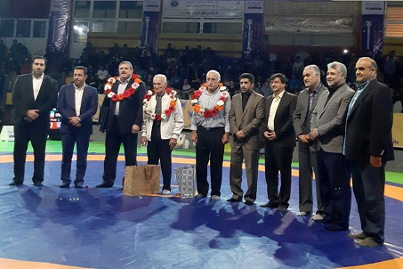 تقدیر از موحد، برزگر و جدیدی در افتتاحیه لیگ برتر کشتی