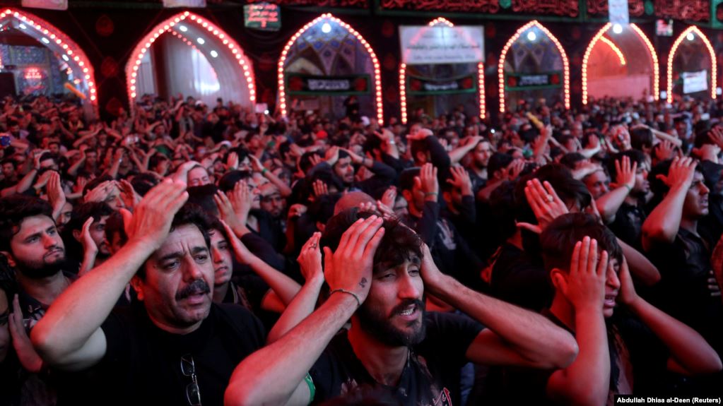 اربعین در آیینه رسانههای خارجی؛ بزرگترین همایش مردمی جهان سالانه با حضور چند ده میلیون مسلمان برگزار میشود اربعین در آیینه رسانههای خارجی؛ بزرگترین همایش مردمی جهان سالانه با حضور چند ده میلیون مسلمان برگزار میشود