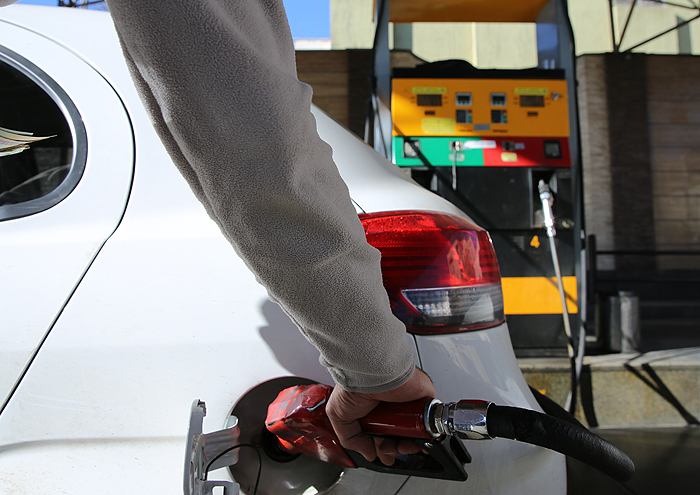 سهمیه‌بندی سوخت با کارت شخصی تکذیب شد