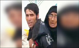 به دوش کشیدن مادر برای زیارت اربعین