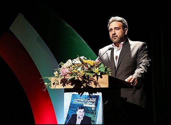 هر شب برای فرزندانمان کتاب بخوانیم/در معرض خطر حذف کتاب از سبد خانوار هستیم