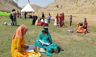 عشایر نباید برای تحصیل فرزند خود مجبور به ترک زندگی عشایری شوند