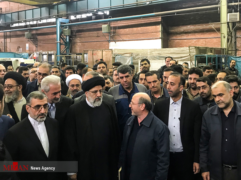 رئیس قوه قضاییه از کارخانه ماشین‌سازی تبریز بازدید کرد/آیت الله رییسی: فساد چوبی لای چرخ تولید است/ هرجا فساد وجود داشته باشد تولید کم رونق و یا تعطیل خواهد شد /هر جا که مبارزه با فساد صورت گرفت چرخ‌های تولید پر حرکت‌تر و پر رونق‌تر می‌شود