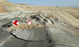 فرونشست‌های تهران پایتخت را با جدیت پیگیری می‌کنیم