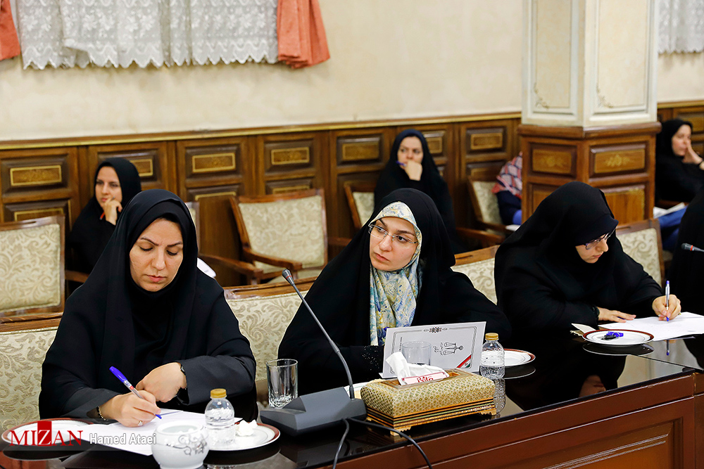 هر گونه بی عدالتی اجتماعی و اقتصادی ممکن است موجب بسیاری از آسیبهای اجتماعی شود/کسی که آسیب او تبدیل به جرم میشود و ناگزیر باید در دادگاه محاکمه و به عنوان مجرم در زندان نگهداری شود، از این به بعد به عنوان یک آسیب دیده اجتماعی با او برخورد میشود/پایاننامههای دانشگاهی به حوزه عمل بیایند هر گونه بی عدالتی اجتماعی و اقتصادی ممکن است موجب بسیاری از آسیبهای اجتماعی شود/کسی که آسیب او تبدیل به جرم میشود و ناگزیر باید در دادگاه محاکمه و به عنوان مجرم در زندان نگهداری شود، از این به بعد به عنوان یک آسیب دیده اجتماعی با او برخورد میشود/پایاننامههای دانشگاهی به حوزه عمل بیایند