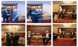 آغاز دیدار و گفتگوی وزرای امور خارجه جمهوری اسلامی ایران و ترکیه در محل برگزاری اجلاس شورای وزیران امور خارجه «اکو»