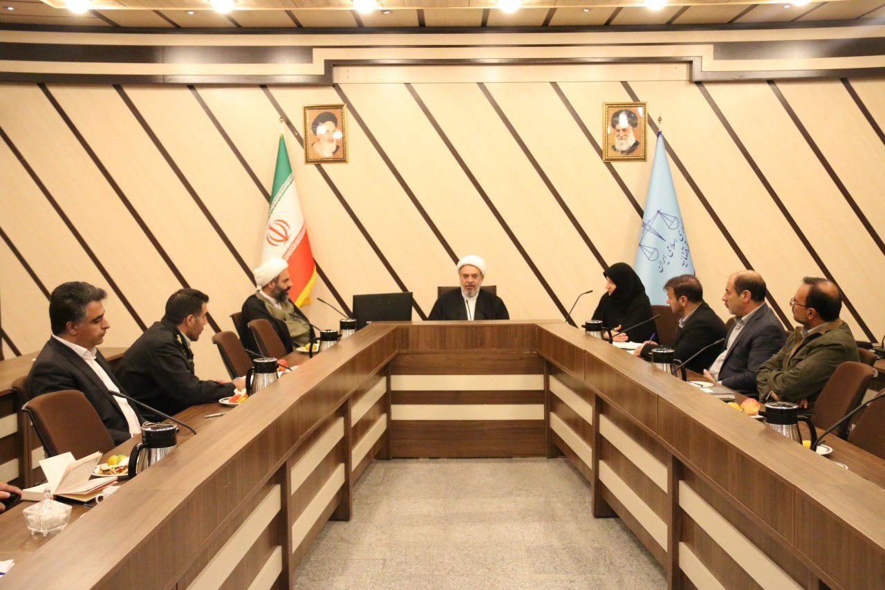 لزوم ایجاد بانک جامع اطلاعات از معتادین در راستای نظارت بر کمپ‌ها/ وضعیت خودروهای مانده در پارکینگ تعیین تکلیف شود