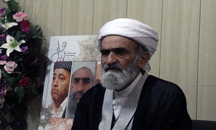 امام جمعه سنندج: آتش زدن بانک و پمپ بنزین کار مردم نیست