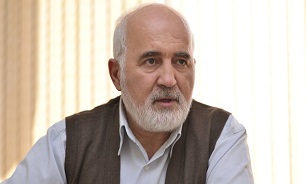 روایت احمد توکلی از توصیه رهبر انقلاب به روحانی درباره افزایش قیمت بنزین