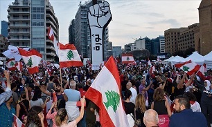 ادامه تظاهرات ضد دولتی در لبنان/معترضان از ورود نمایندگان به پارلمان جلوگیری می‌کنند