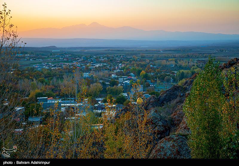 تصاویری از زیبایی پاییز در باغ‌شهر هیر اردبیل