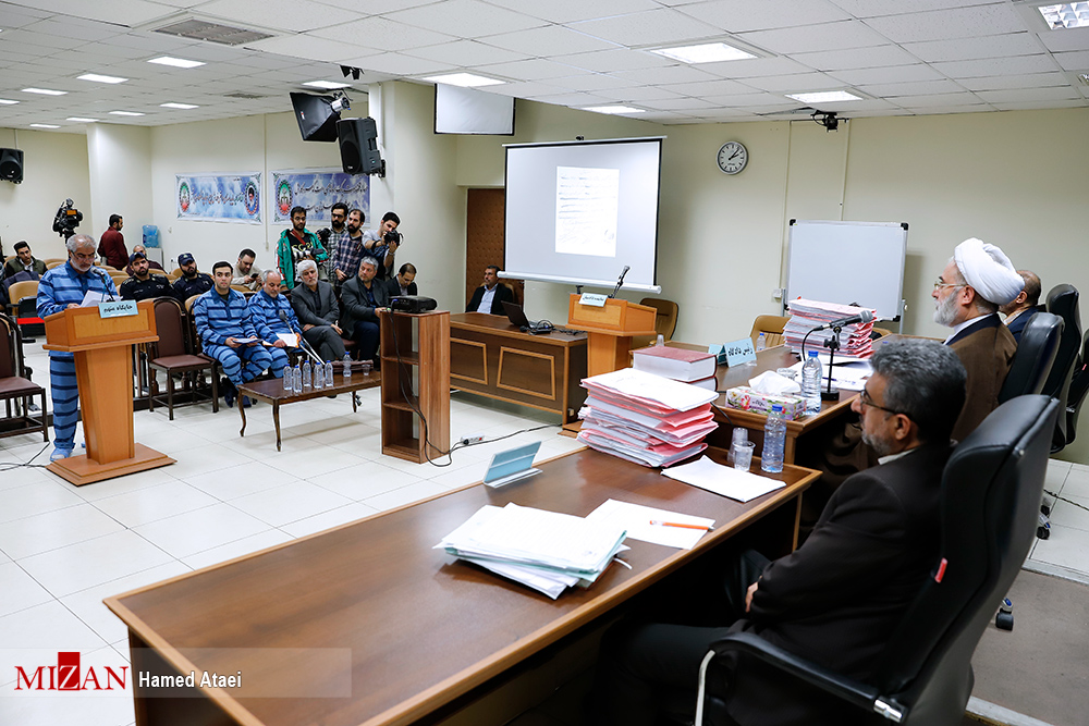 قاضی موحد خطاب به متهم فراهانی: آیا دریافت دو میلیارد تومان صرفا به دلیل انتقال پروفرم از طریق واتس‌آپ در مدت یک سال آن هم برای شمایی که تخصصی نداشتید متعارف است؟