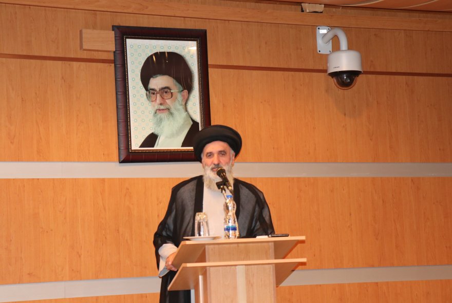 قدرت معنوی زمینه ساز قدرت مادی است/ اقتدار نیروهای مسلح با تأسی به ارزشهای مکتب تشیع و سرخ شهادت به دست آمده است قدرت معنوی زمینه ساز قدرت مادی است/ اقتدار نیروهای مسلح با تأسی به ارزشهای مکتب تشیع و سرخ شهادت به دست آمده است