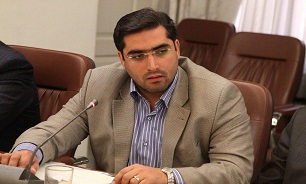 در زمینه تولید پوشاک به خودکفایی رسیده ایم