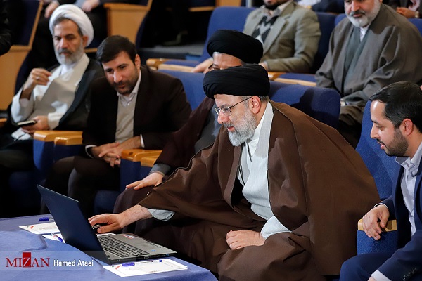 باید جایگاهی برای شنیدن نقد علمیِ اقدامات دستگاه قضایی توسط علما، دانشمندان، فق‌ها و حقوقدانان فراهم شود/ آراء دادگاه‌ها باید در منظر و نگاه حقوقدانان و صاحبان اندیشه قرار گیرد