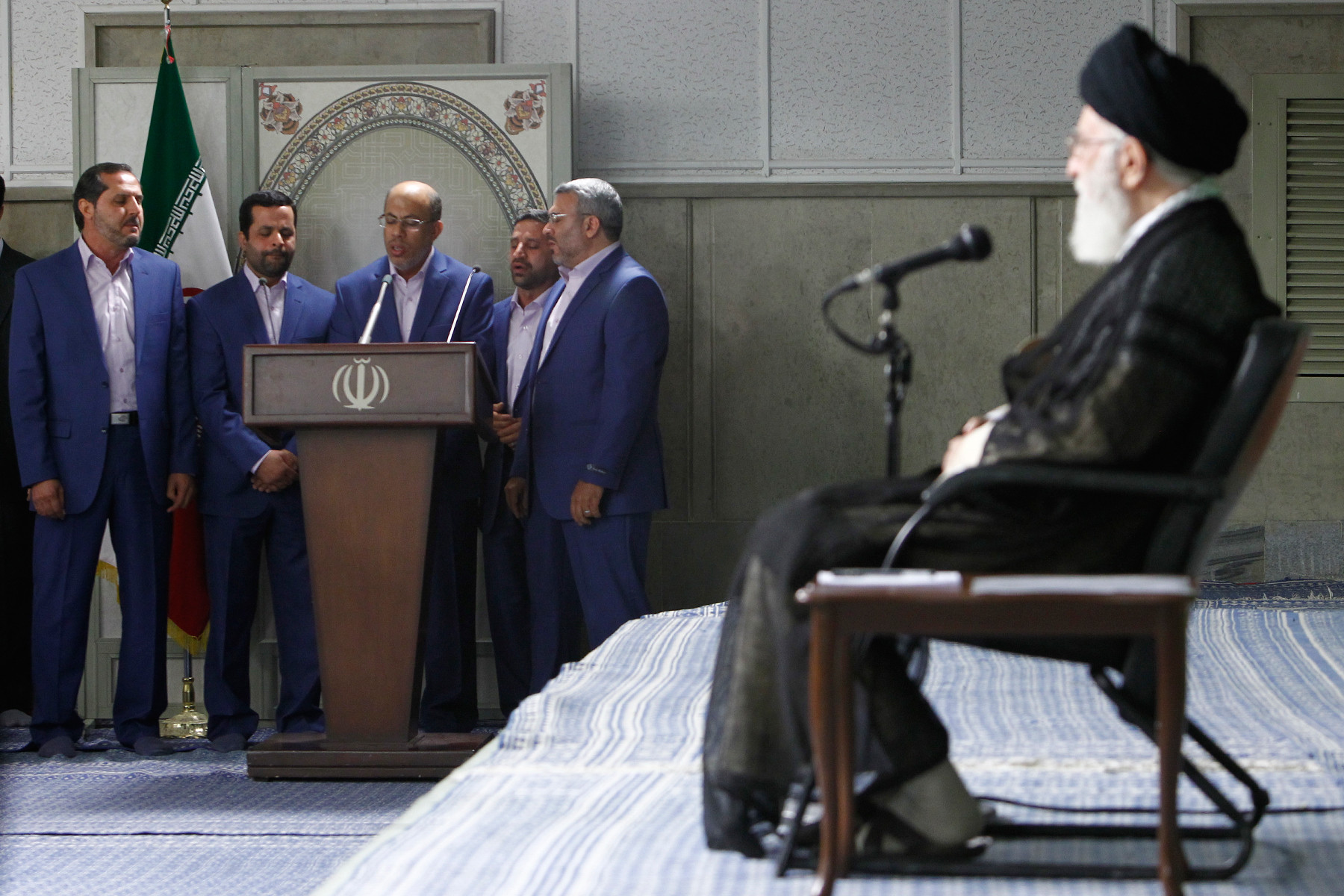 جمعه /اعتقاد به امام زمان یک بخشى از جهانبینىِ ادیان است /عدالت، خواستهى عمومى بشریّت از اوّل تا امروز و تا آخر است جمعه /اعتقاد به امام زمان یک بخشى از جهانبینىِ ادیان است /عدالت، خواستهى عمومى بشریّت از اوّل تا امروز و تا آخر است