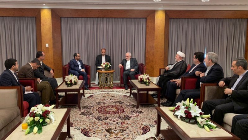 سخنگوی انصارالله یمن در عمان با ظریف دیدار و گفت‌وگو کرد