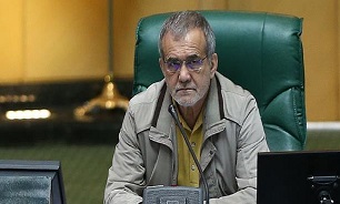 نائب رئیس مجلس: مشکل آلودگی سطح شهر‌ها از خودرو‌هایی با سوخت بنزینی نیست