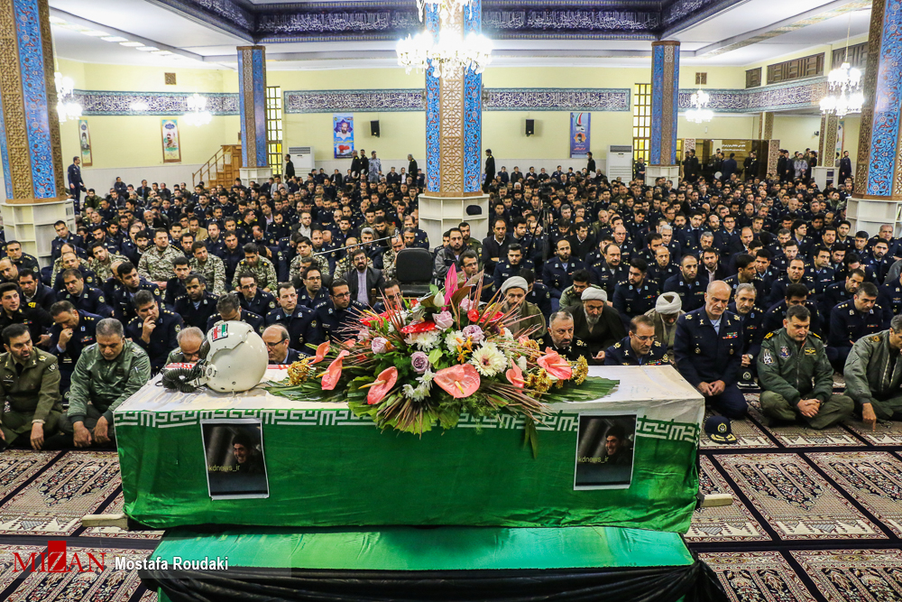 پیکر خلبان شهید رحمانی در ستاد نیروی هوایی ارتش تشییع شد پیکر خلبان شهید رحمانی در ستاد نیروی هوایی ارتش تشییع شد