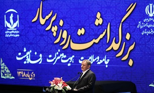 دولت تلاش می‌کند دغدغه‌های پرستاران را برطرف کند/ آمریکایی‌ها دروغ می‌گویند که بخش دارو و درمان تحریم نیست