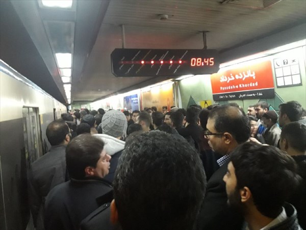 جهشی در تعداد مسافران مترو نداشته ایم/رایگان شدن مترو در آلودگی هوا منوط به تصمیم ستاد مبارزه با آلودگی هوا است
