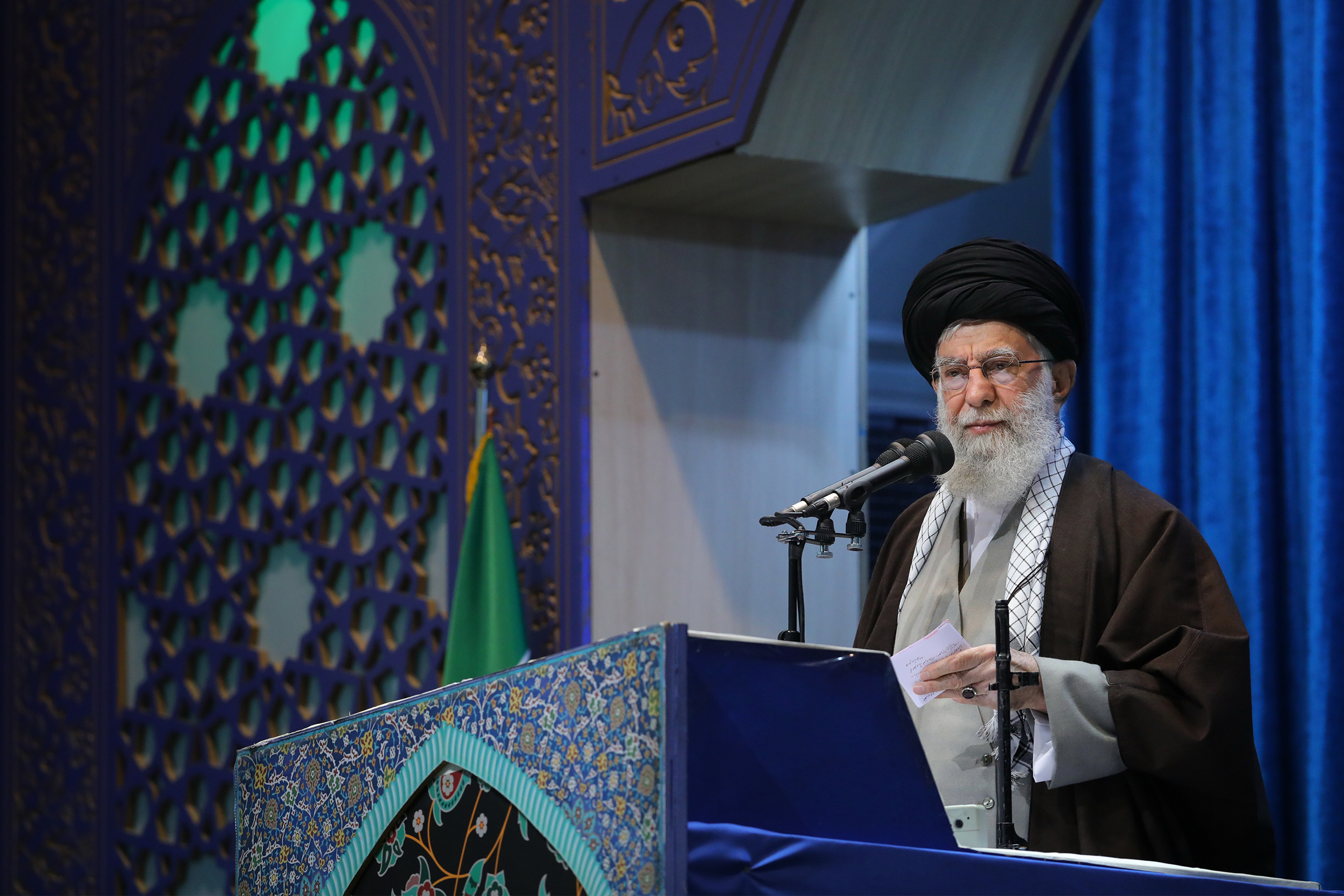 متن کامل خطبههای نماز جمعه تهران به امامت رهبر معظم انقلاب + عکس و صوت متن کامل خطبههای نماز جمعه تهران به امامت رهبر معظم انقلاب + عکس و صوت
