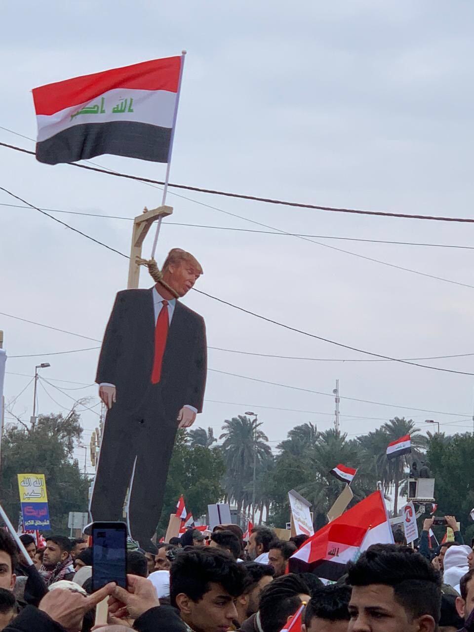 ترامپ به دار آویخته شد